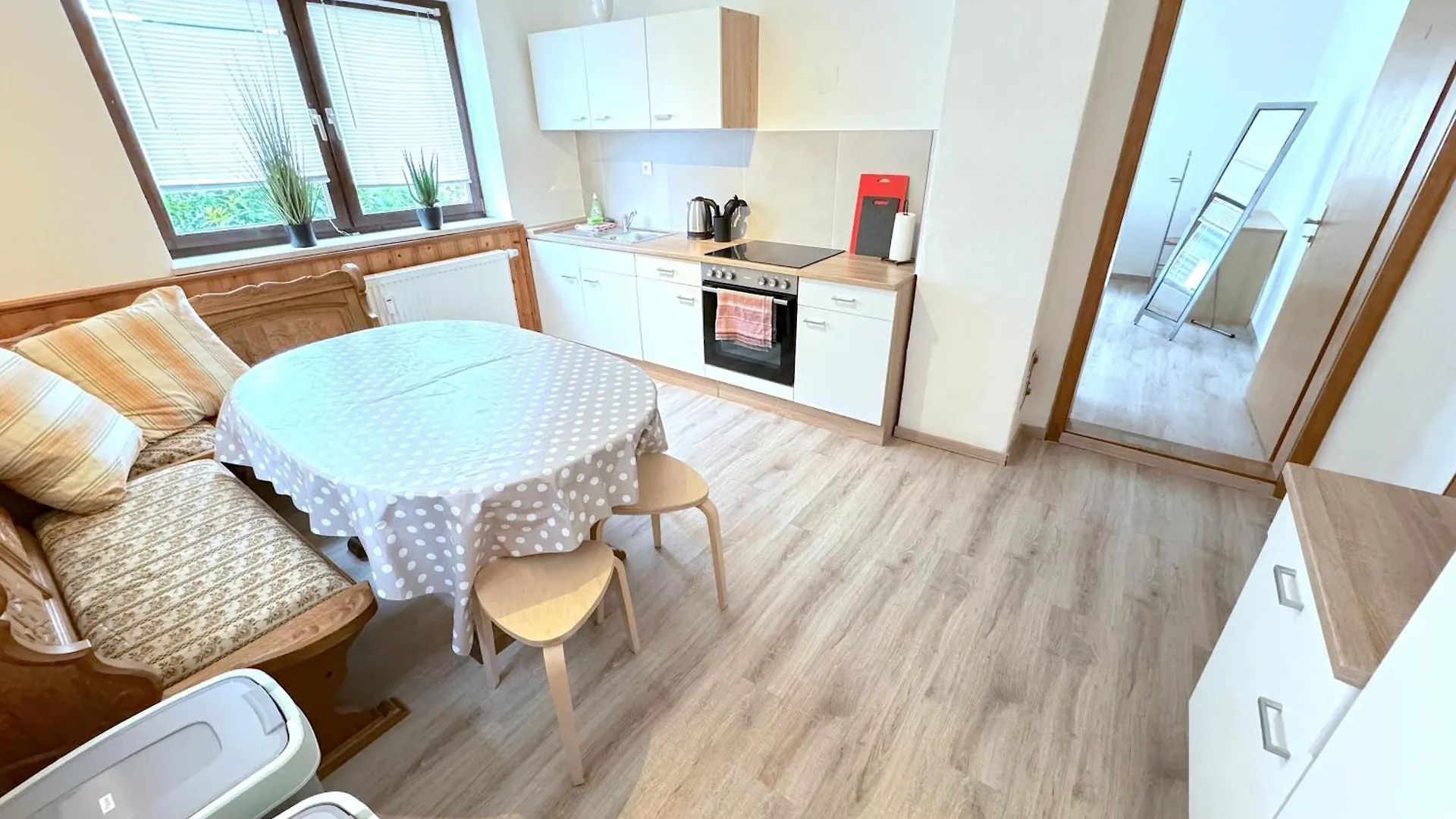 I Apartment 14 Personen - Monteurzimmer - Ferienwohnung, Grosskoellnbach I Pilsting