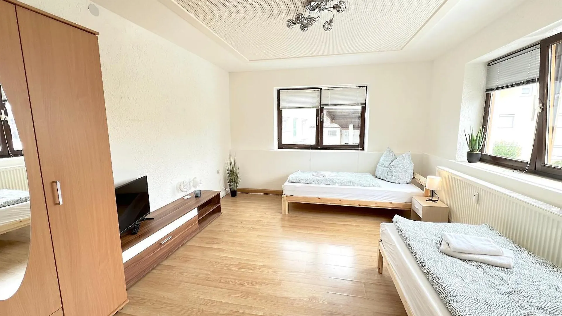 I Apartment 14 Personen - Monteurzimmer - Ferienwohnung, Grosskoellnbach I Pilsting