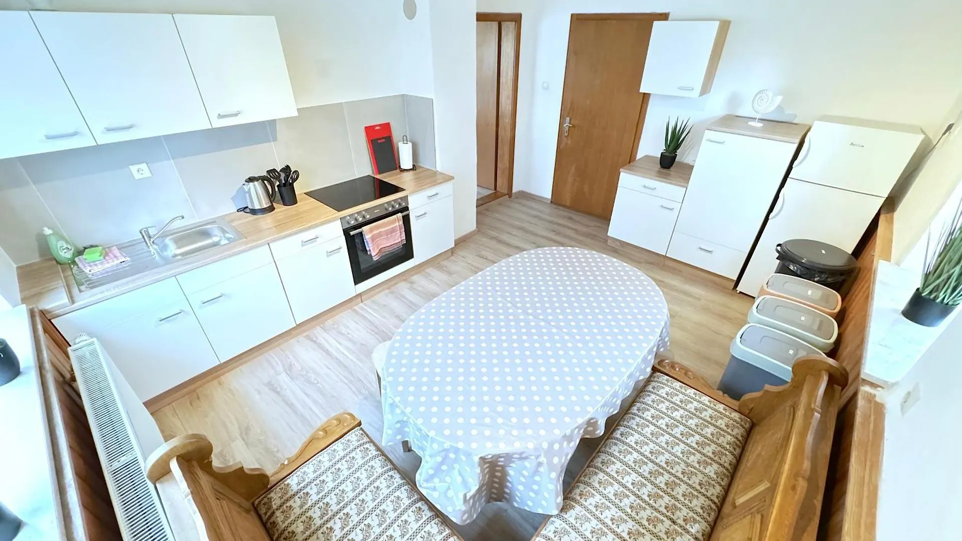 I Apartment 14 Personen - Monteurzimmer - Ferienwohnung, Grosskoellnbach I Pilsting