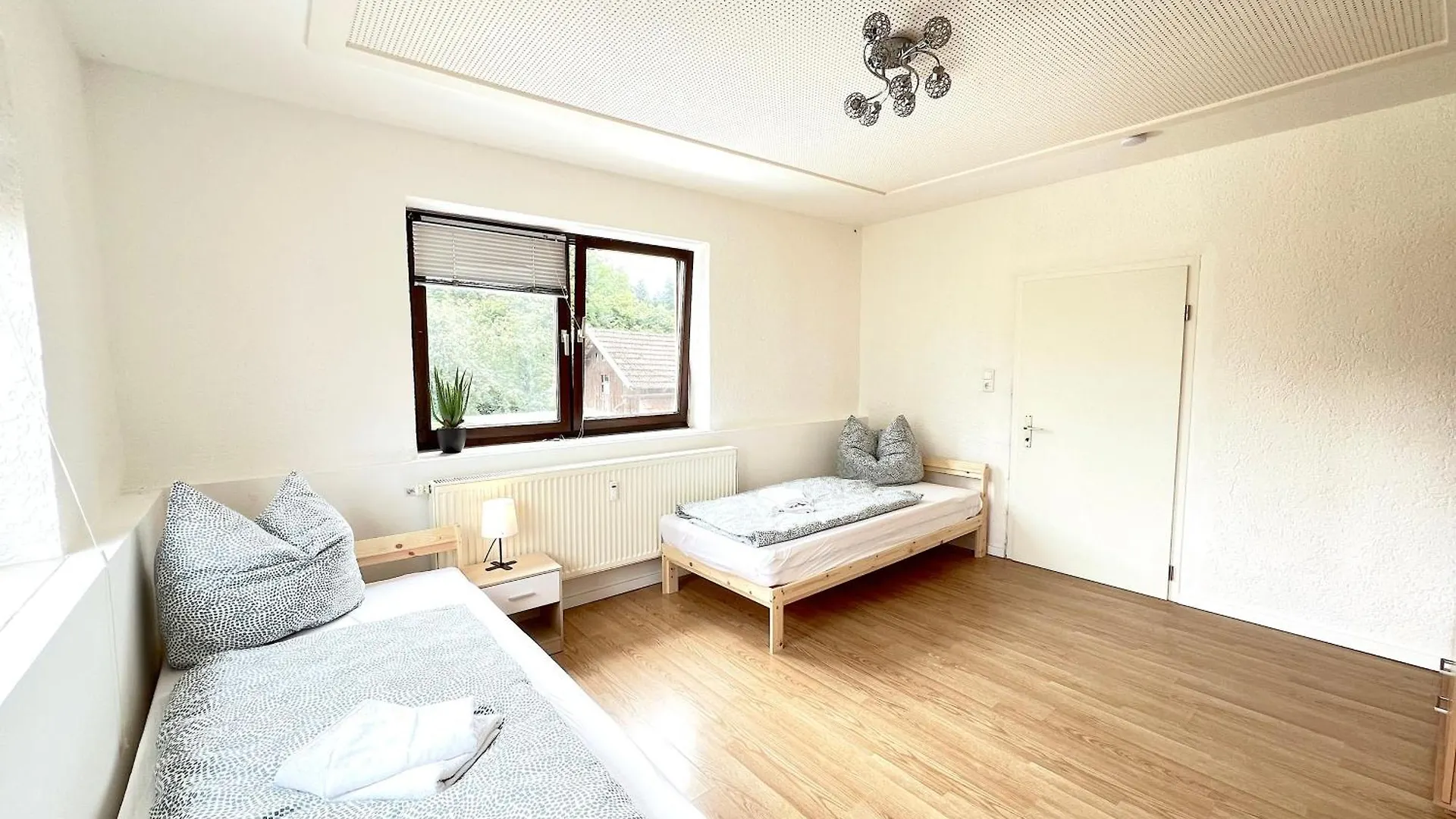 I Apartment 14 Personen - Monteurzimmer - Ferienwohnung, Grosskoellnbach I Pilsting